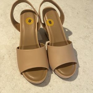 Aerosols sandals size 8